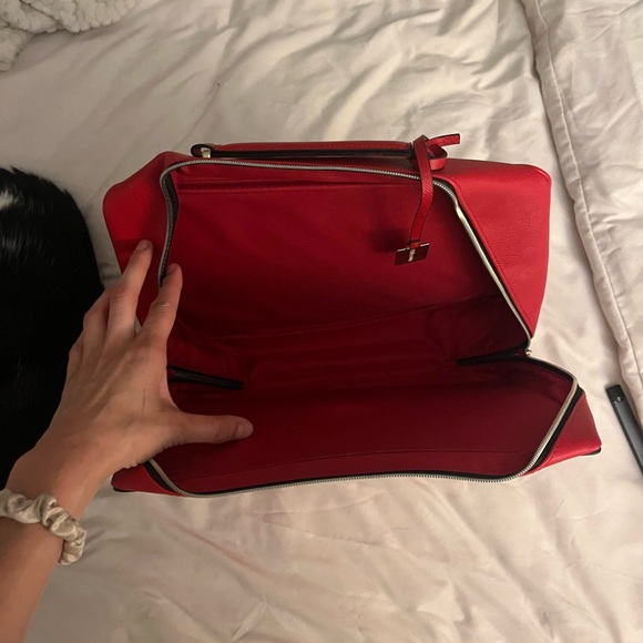Estée Lauder Faux Leather Makeup Bag - Picture 2 of 3